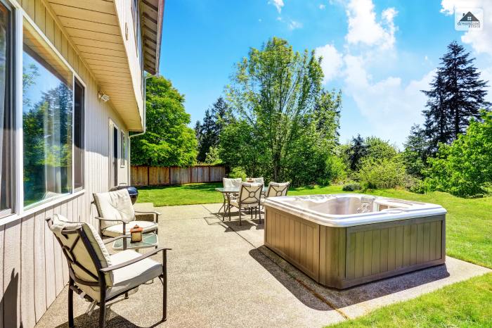 20+ Backyard Hot Tub Privacy Ideas For You In 2024
