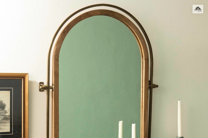 Antique Gold Victoria Scroll
