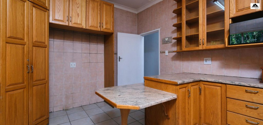 How To Make Oak Kitchen Cabinets Look Modern