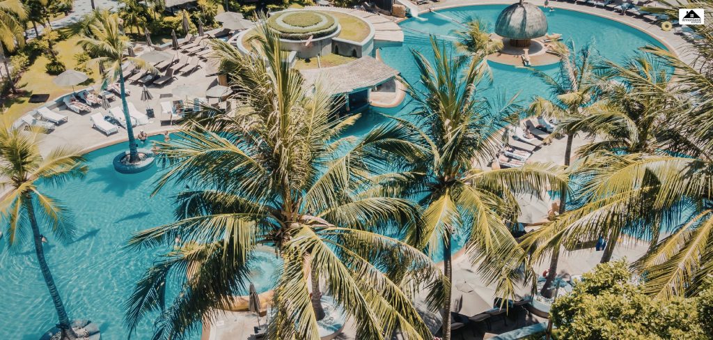 The Crystal Lagoon Phenomenon In Florida
