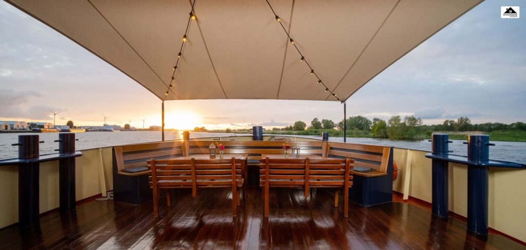 Shade Sails As A Modern Alternative